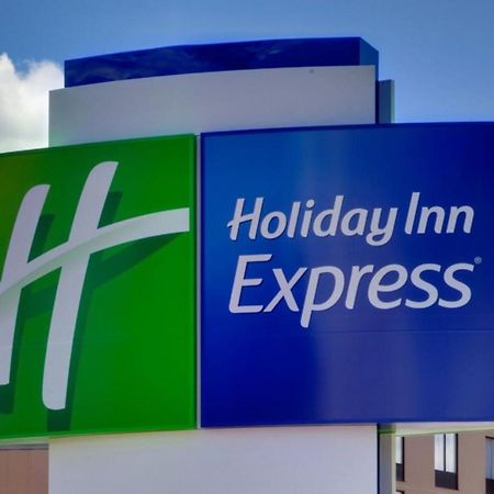 Holiday Inn Express Holly Springs - Raleigh Area By Ihg Eksteriør billede