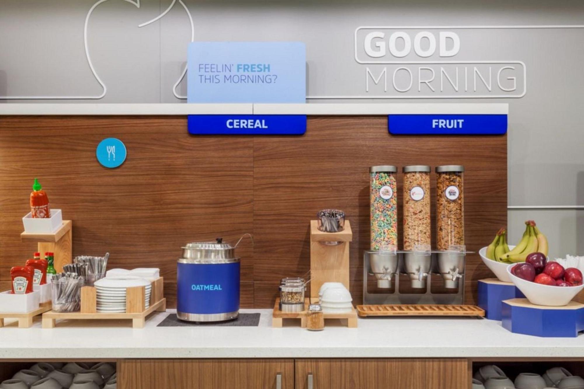 Holiday Inn Express Holly Springs - Raleigh Area By Ihg Eksteriør billede