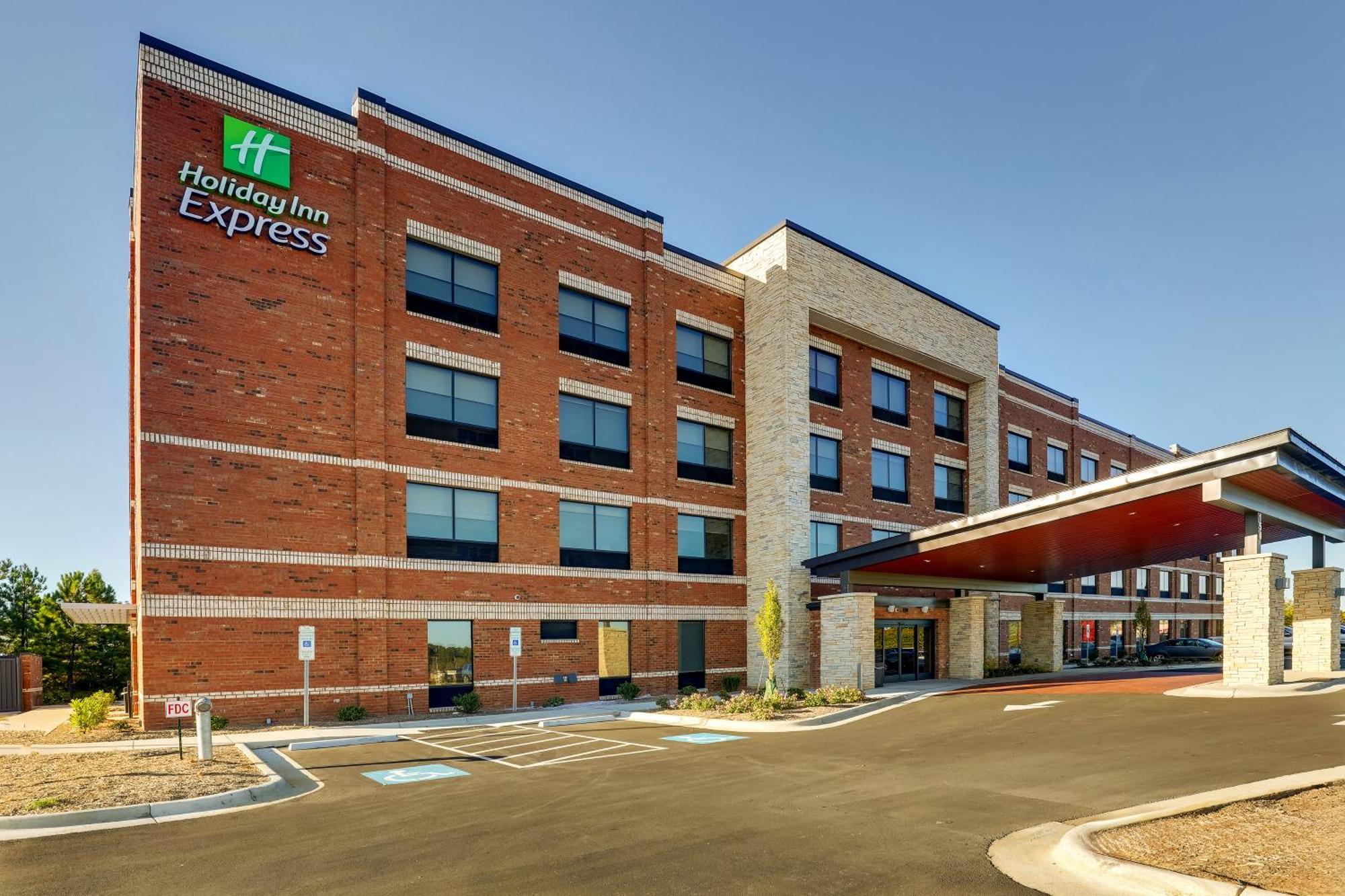 Holiday Inn Express Holly Springs - Raleigh Area By Ihg Eksteriør billede