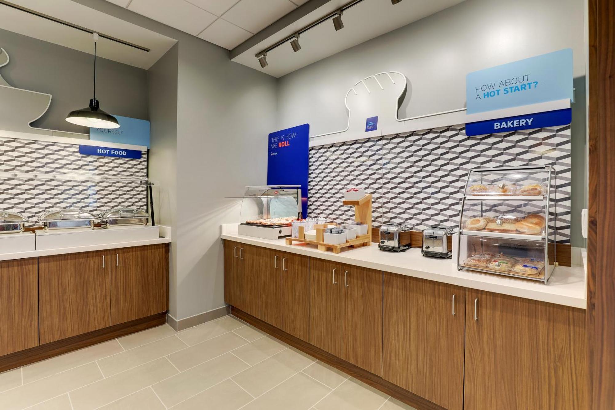 Holiday Inn Express Holly Springs - Raleigh Area By Ihg Eksteriør billede